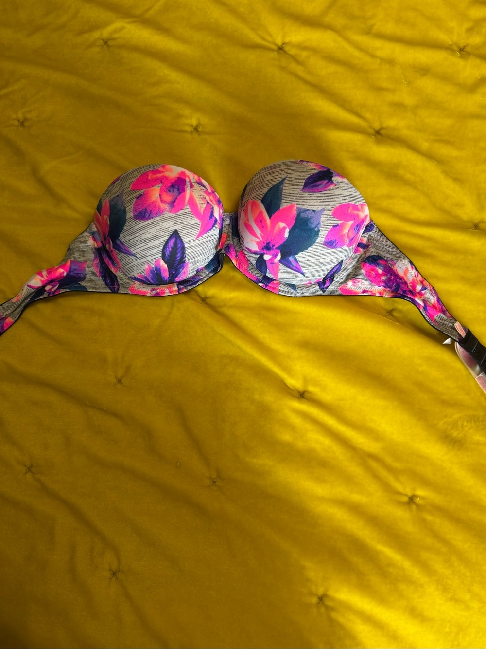 VS PINK Floral Underwire Push-Up Bra 32C